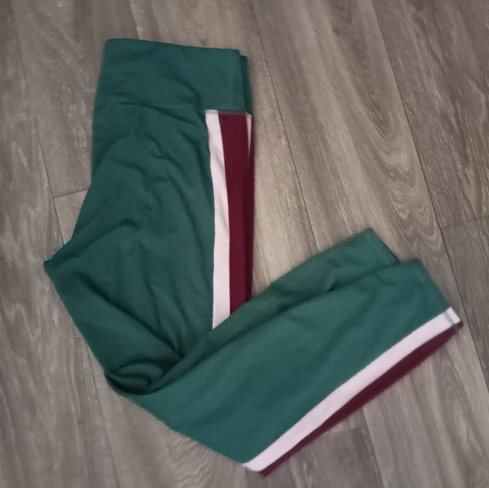 Abercrombie and Fitch green striped pants size extra large